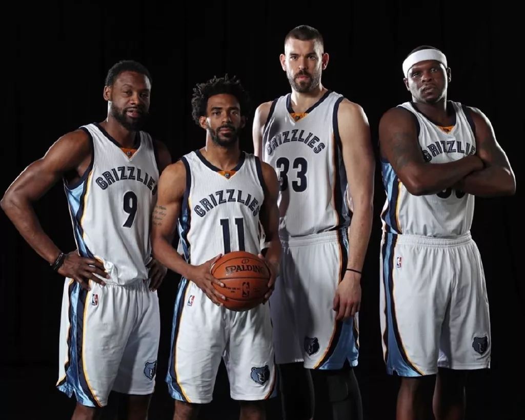 前红军门将谈克洛普让他踢前锋：我以为是玩笑，但表现还不错（曾效力红军的门将谈被克洛普改踢前锋：起初当玩笑，结果发挥不差）