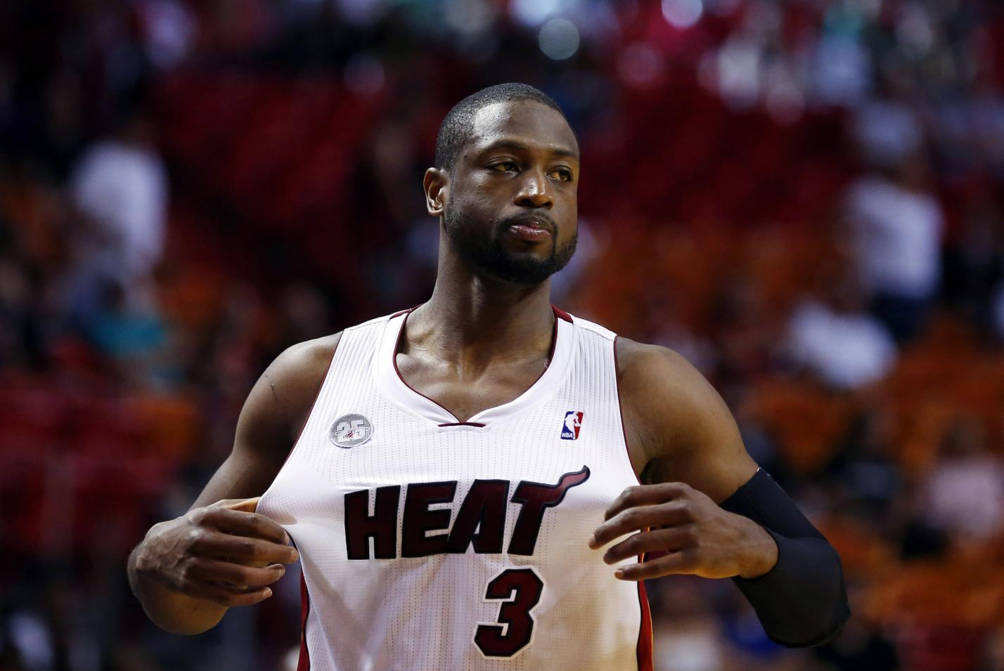 欧冠冠军、世界冠军&前枪手球探：本周寿星“野兽”卡伦布（欧冠与世界杯双冠得主、前阿森纳球探：本周寿星“野兽”卡伦布）