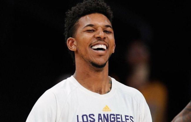 世界报：皇马开会讨论了阿隆索未来，对曼城将是他的最后机会（世界报：皇马召开会议商议阿隆索去留，战曼城或成其最后机会）