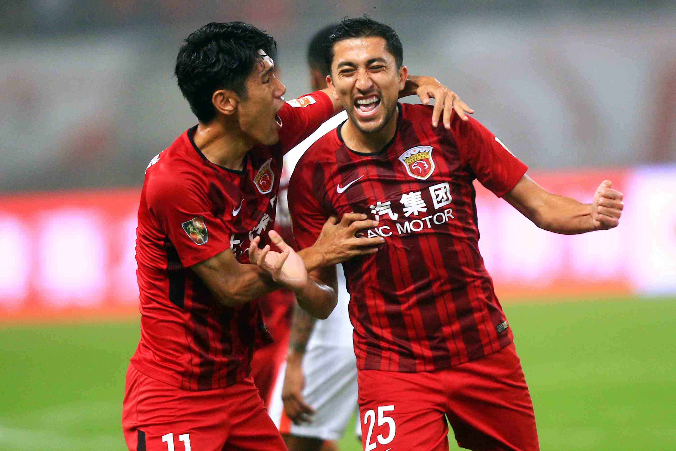 巴塞罗那迎战特内里费：女子足球联赛的巅峰对决（女足联赛焦点之战：巴塞罗那对决特内里费）