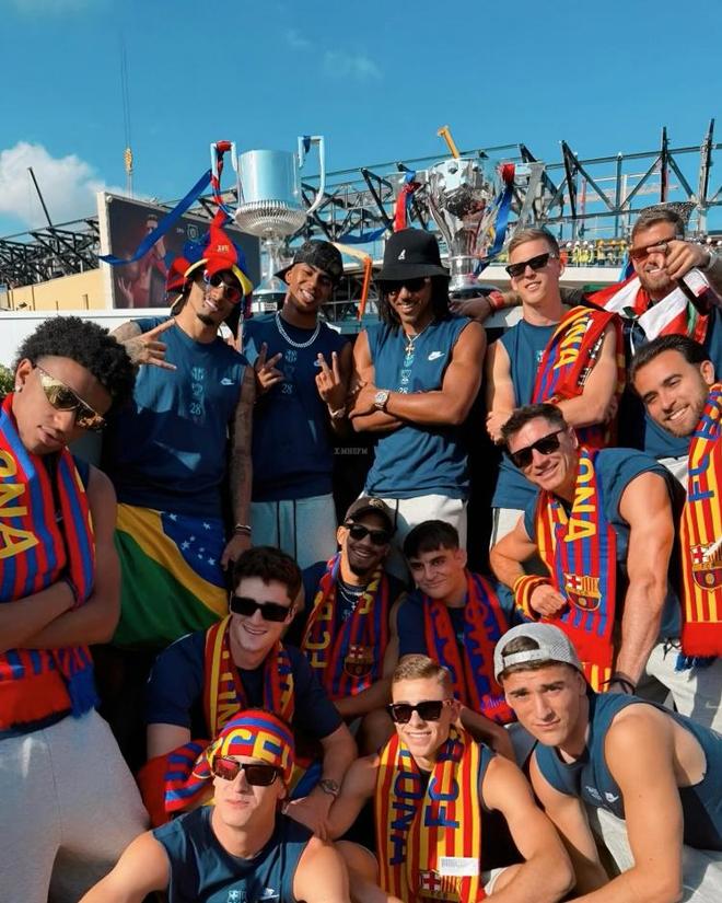 马卡：费兰曾与莫拉塔沟通穿西班牙7号球衣，后者表示支持（马卡：费兰就穿西班牙7号与莫拉塔沟通，获对方支持）