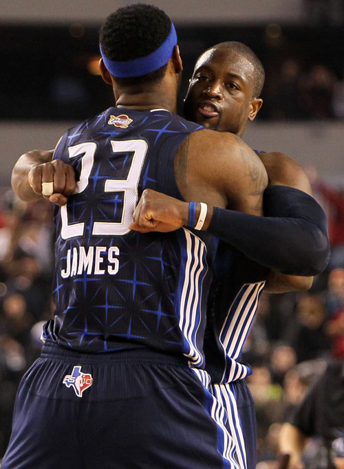 王浩然三分线外11投仅2中，效率低下的表现引发讨论（王浩然外线手感不佳：11投仅2中引发热议）