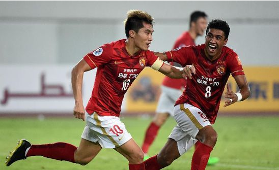 自意甲首秀以来代表同一球队参与超过100球，莱奥是同期第4人（莱奥成为同期第4位自意甲首秀起为同队参与破百球的球员）