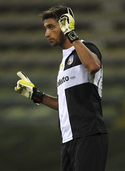 巴萨防线漏洞仍未改善（巴萨后防问题仍无改观）