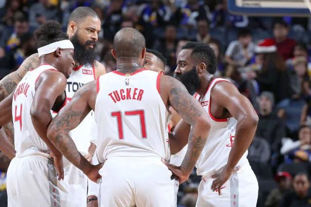 足球欧冠最佳球员票选开启，众星入围（足球欧冠最佳球员评选启动，群星云集入围）