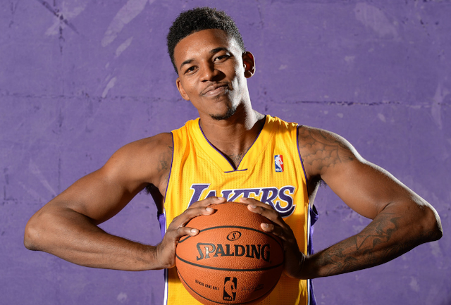 塞尔维亚主帅：约基奇很关注篮球 教学录像都看 还会看我的比赛（塞尔维亚主帅称约基奇痴迷篮球：教学视频全看，还关注我的比赛）